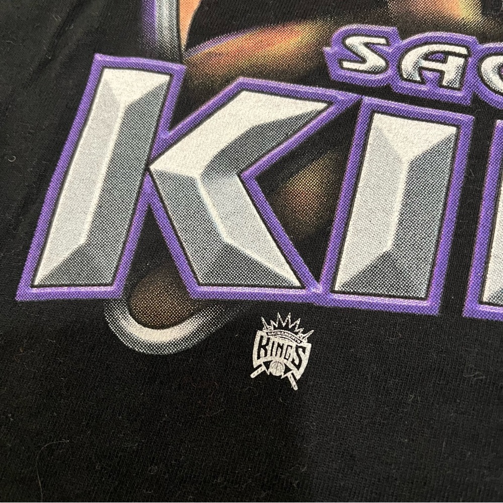 Sacramento Kings vintage 2000s T-shirt - Picture 4 of 7